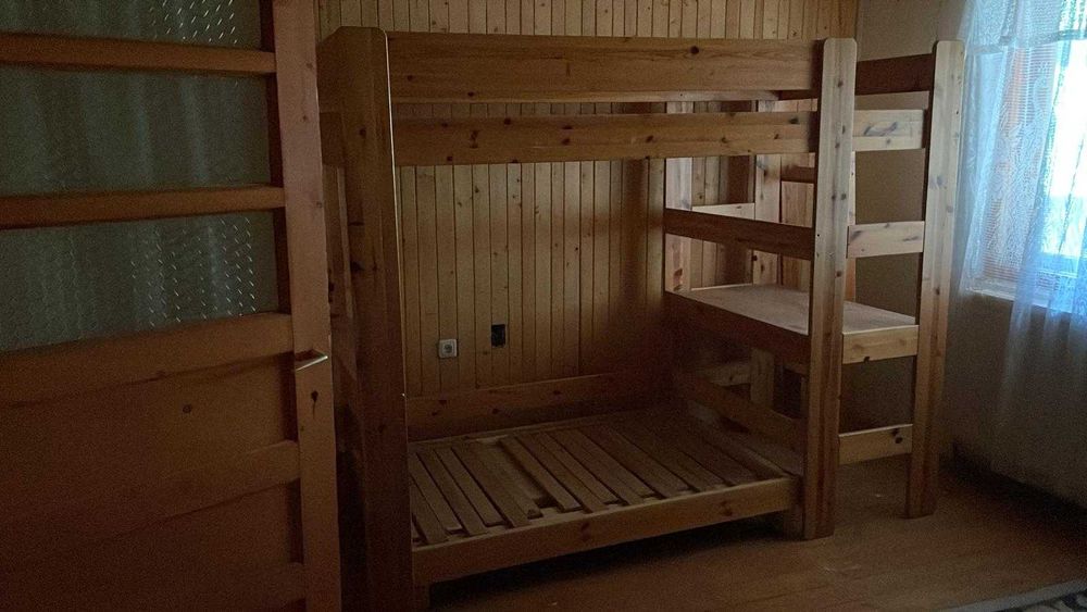 Casă de vacanță cu teren de 1000 mp.