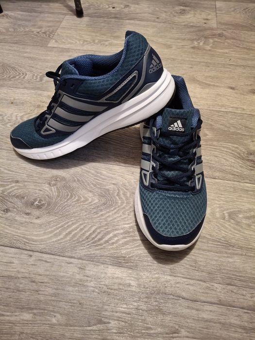 Adidași adidas 42