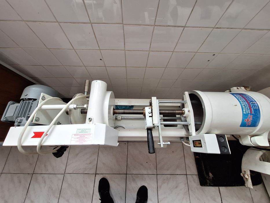 Професионална машина за толумбички