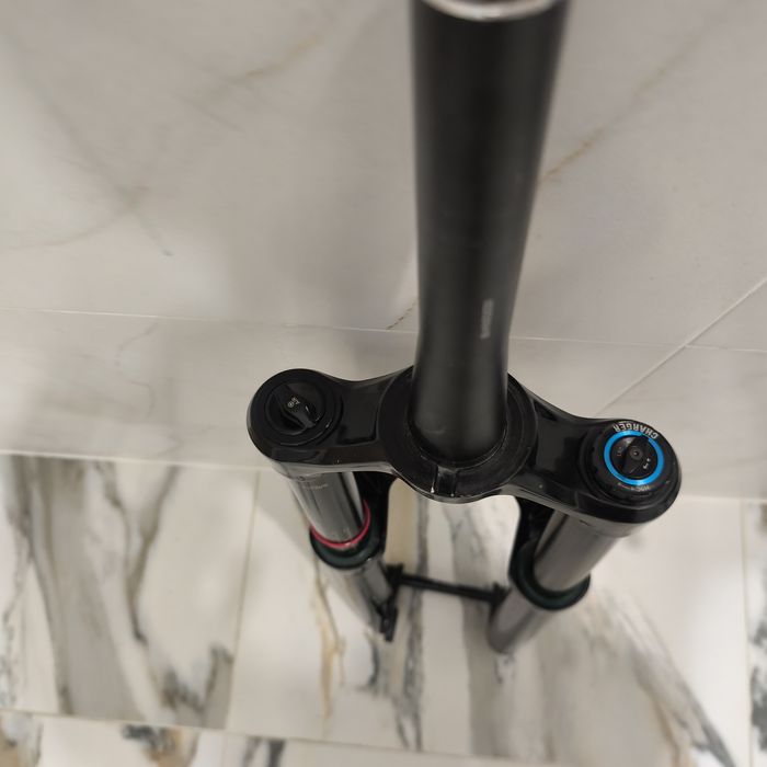 Rock shox Zeb ultimate 29  почти нов