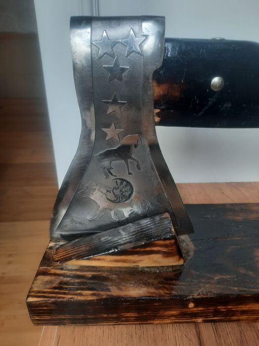 Картины, статуэтки, подсвечники