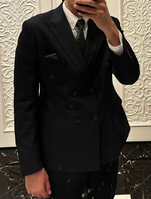 Мужской костюм  в отличном состоянии