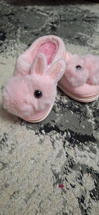 Продам домашние тапочки для девочек на 3 годика