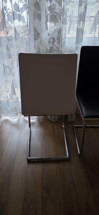 Кожени трапезни столове