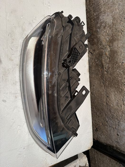 Фар за Audi Q3.