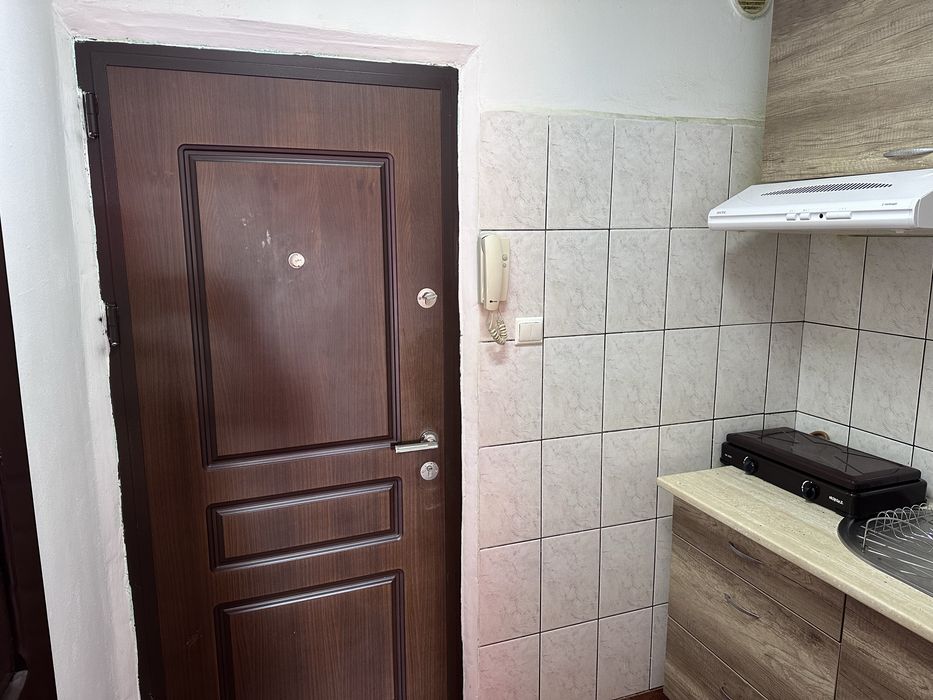 Închiriez garsonieră