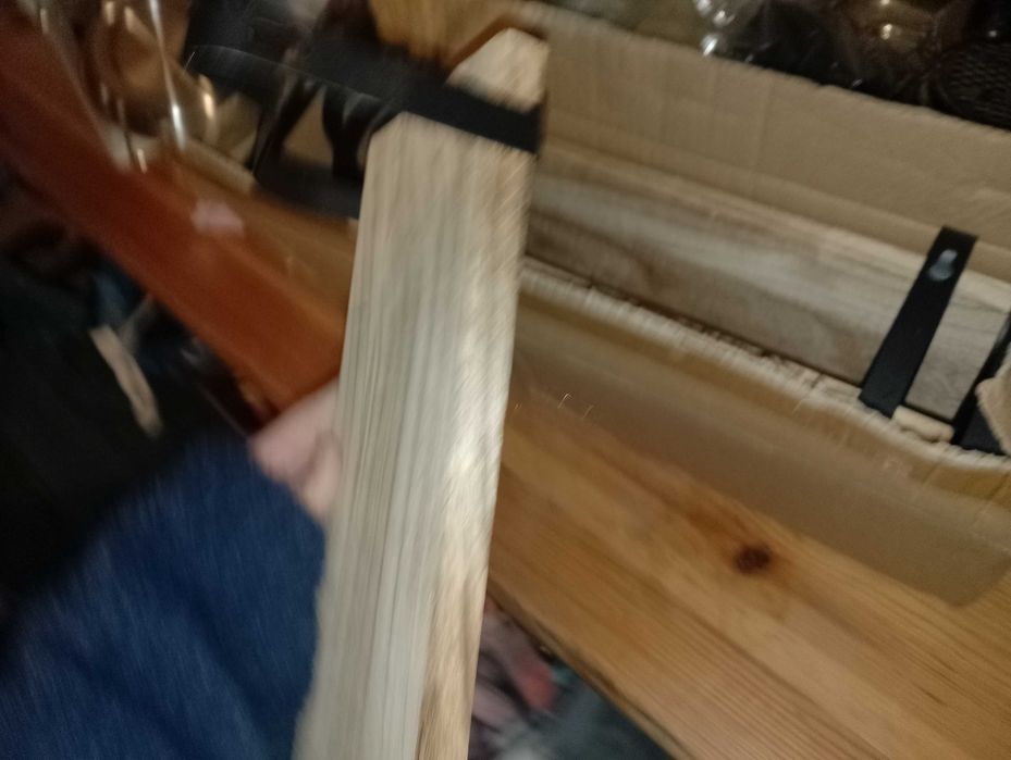 Кухненски стенен стелаж