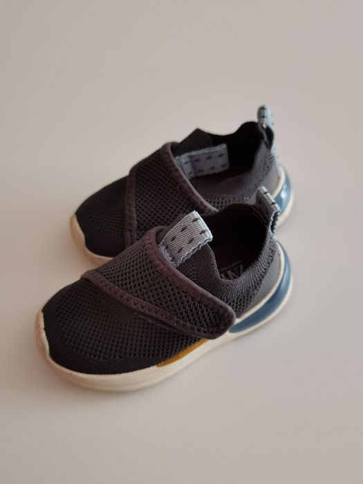 Adidasi baieti Zara marime 20