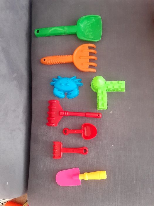 Игрушки по 200т каждая