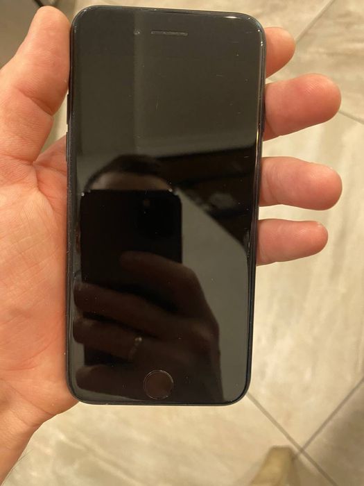 iPhone se3 64гб 2022