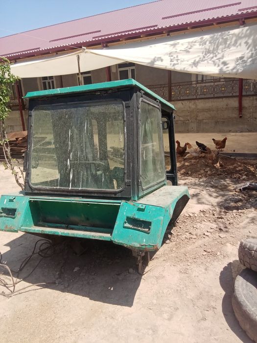 Traktor uchun kabina sotiladi