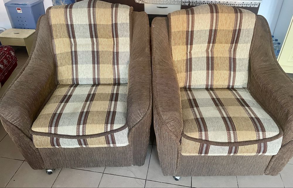 De vanzare 2 x fotolii living