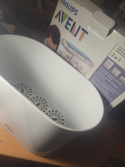 Уред Philips Avent за стерилизиране на бебешки шишета и биберони