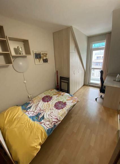 Дава се под наем Тристаен апартамент в Бургас, Лазур - 80 кв.м за 663 € - Снимка #4