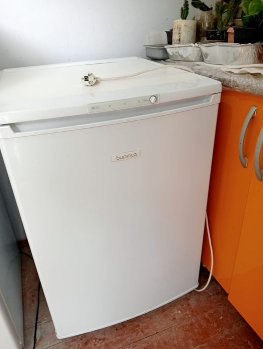 Продам  морозильник отлично работает