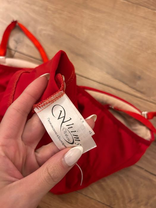 Бюстиета с твърда чашка XS в 3 цвята