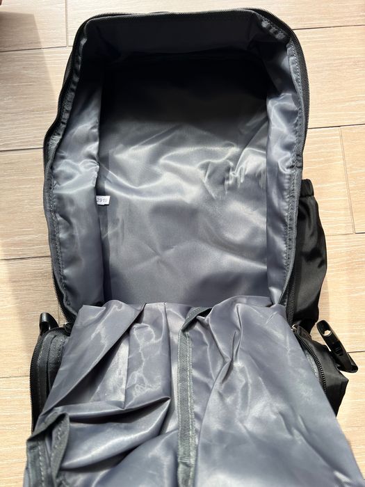 ЧИСТО НОВА Черна унисекс раница