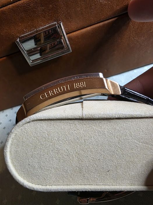 Vand ceas cerruti 1881