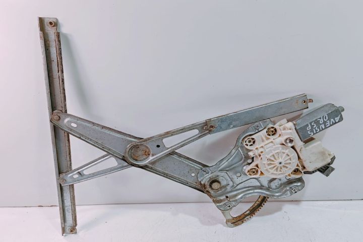 Macara  dreapta fata cu motoras 999060101 Toyota Avensis a 2-a genera