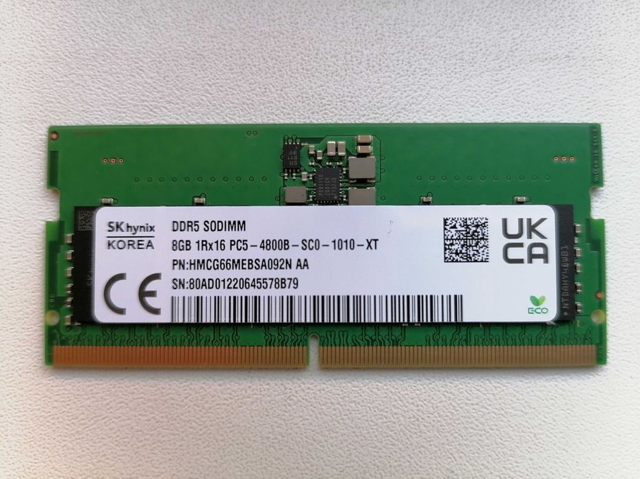 1 x 8GB DDR5 4800 < -- memorie laptop RAM SODIMM