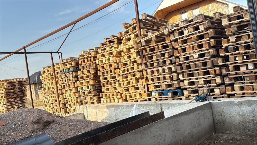 Продам палеты стандарт сколько надо хватапт