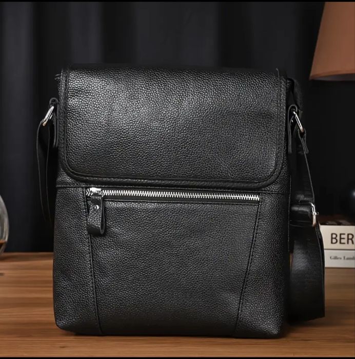 Мъжка елегантна дизайнерска чанта за през рамо /Черна естествена кожа!