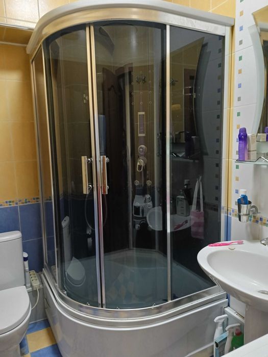 Продам душевую  кабину