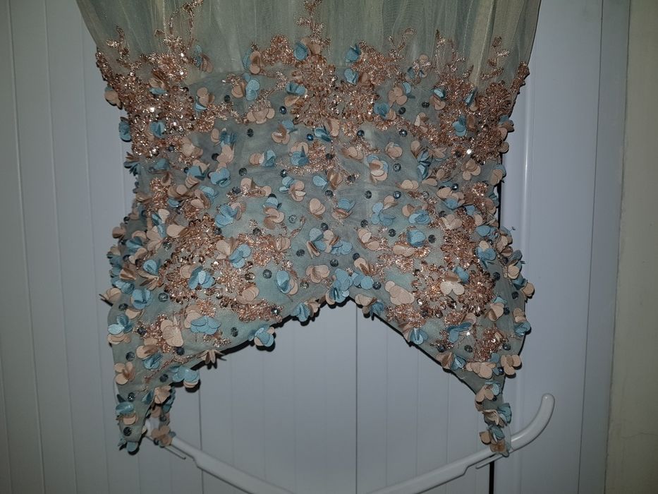 Продам шикарное платье