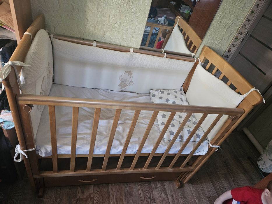 Детская кроватка