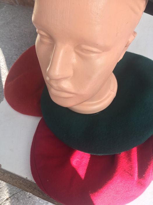 Баретка баретки зелени червени