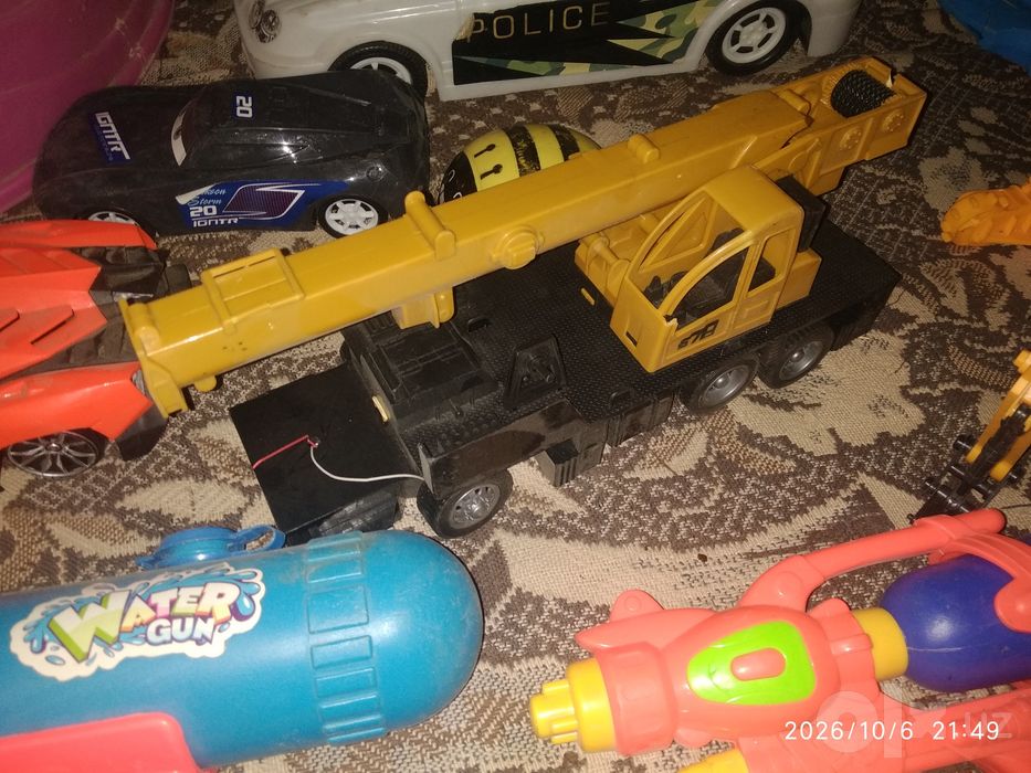 Машинки игрушечные