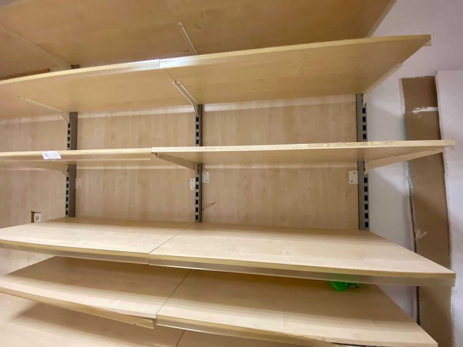 Vînd raft demontabil lățime 3,50m înălțime 2,80m cu 17 rafturi