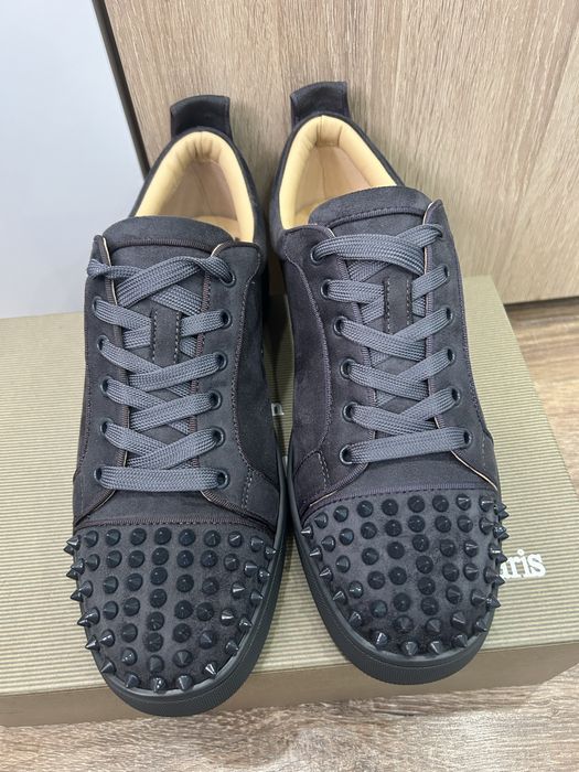 Christian Louboutin Велурени Сив Цвят