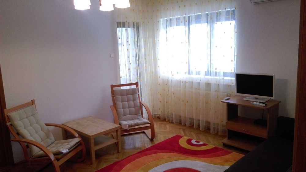 Proprietar inchiriez garsoniera spatioasa Bd.Ferdinand, str N. Milescu