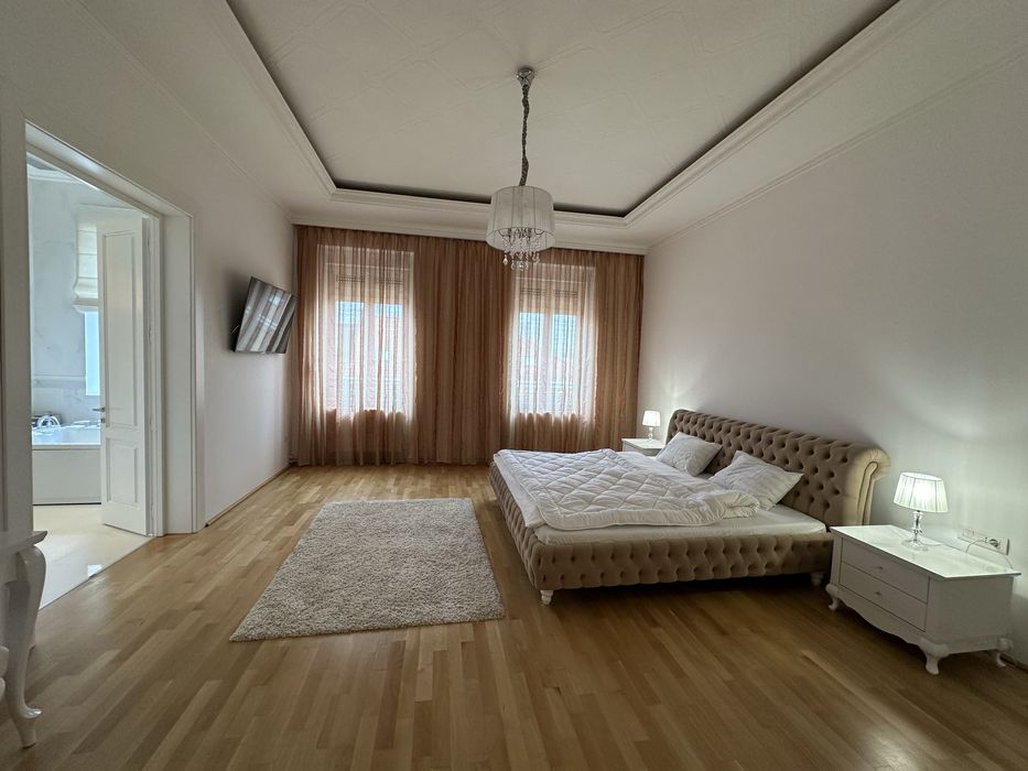 Vând apartament deosebit 130 mp