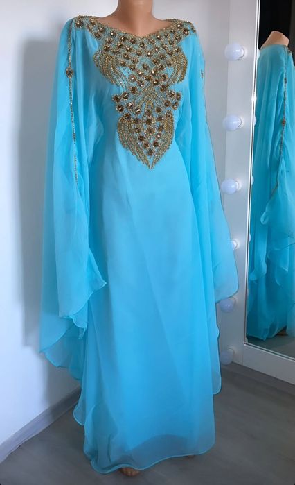 Продам шикарные новые платья