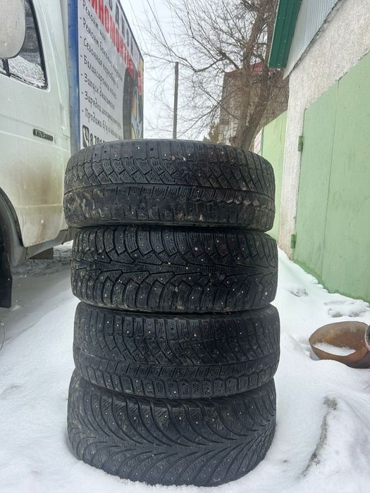 Шина шипованная на 16 размер