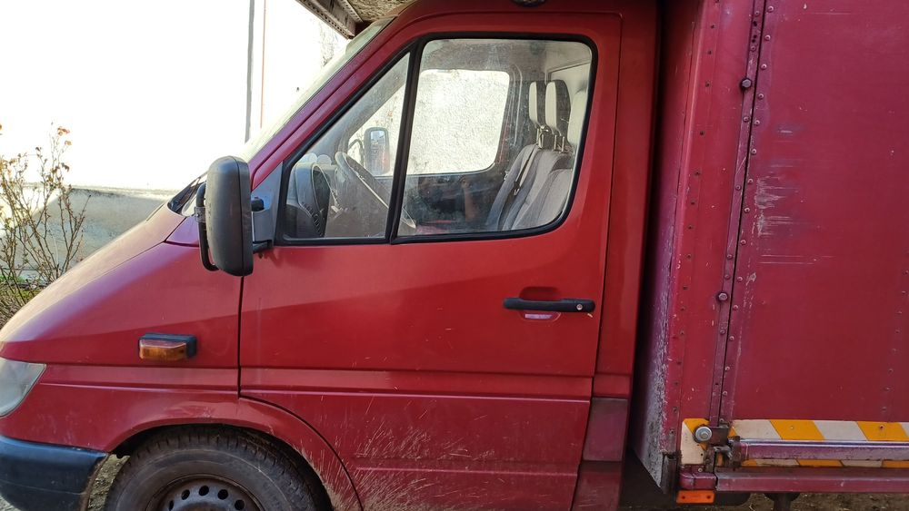 Vând autoutilitară Mercedes-Benz