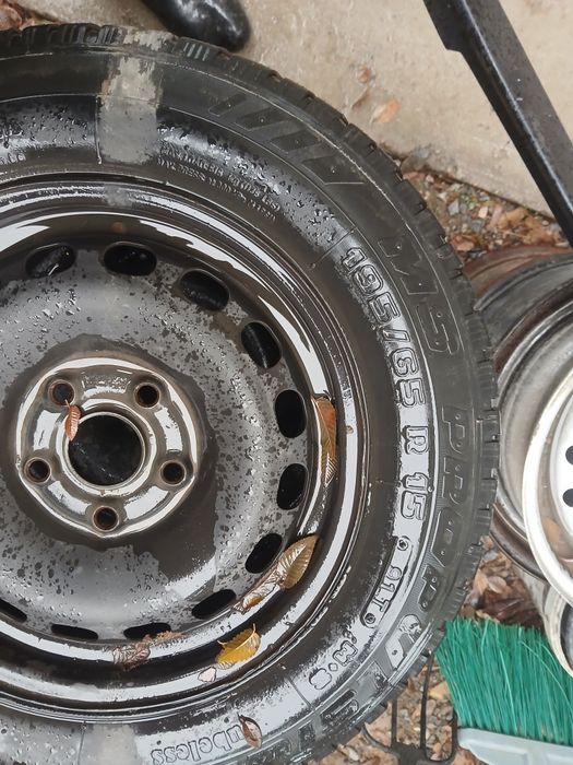 Балоны с дисками зимные  ауди  размер 15