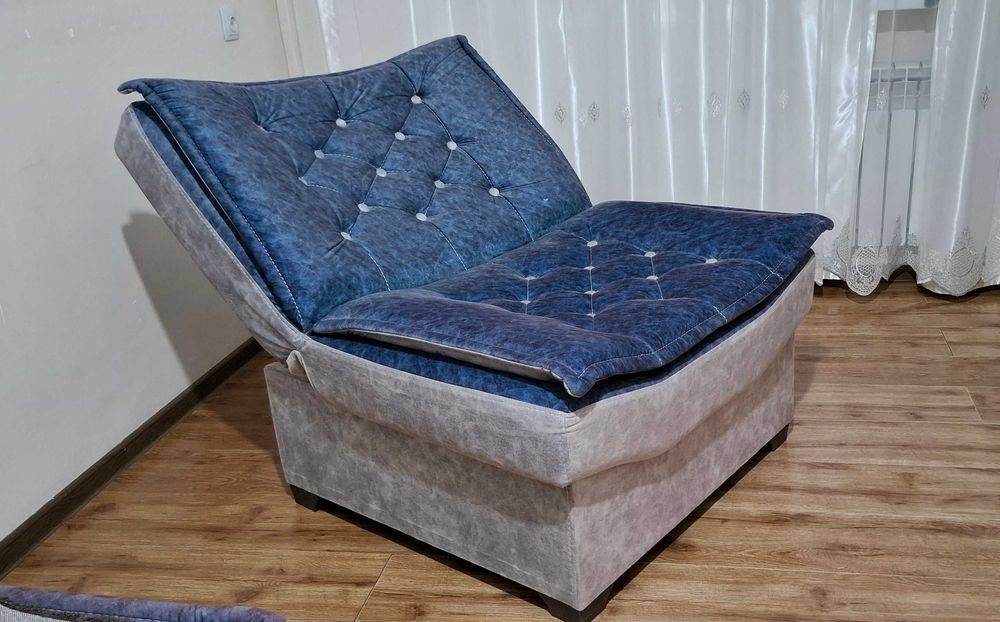 Продается раскладной диван с 2мя креслами