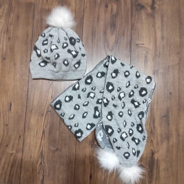 Шал и шапка за 8-10г.