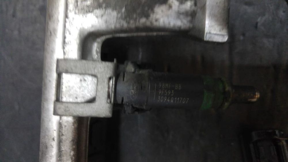 rampa cu injectoare ford focus 1 1.6 b fydb 98mf-bb