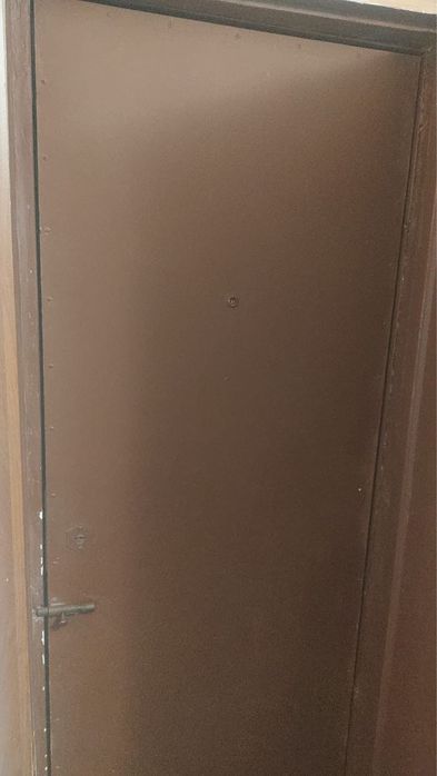 Продам входную дверь