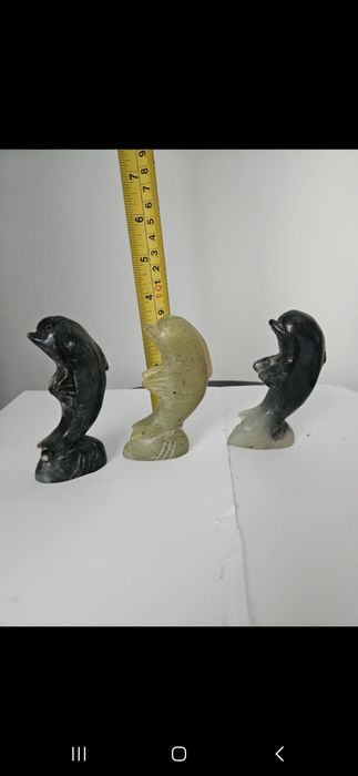 Delfini din piatra de jad !