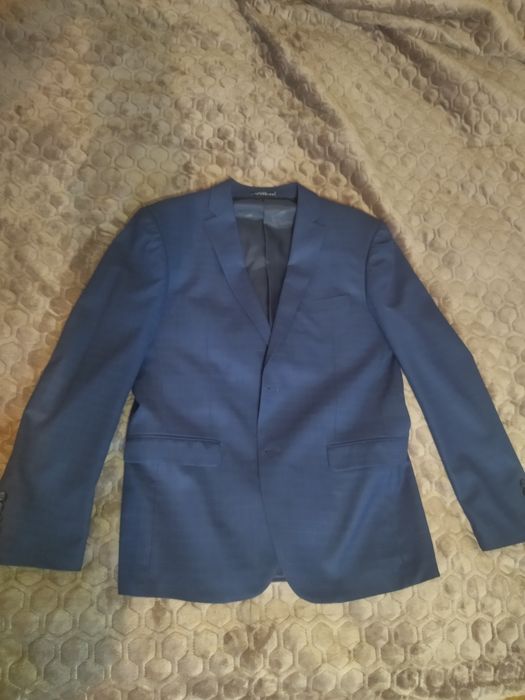 Продам классический костюм