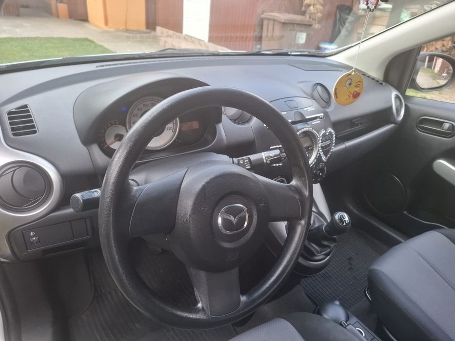 Se vinde Mazda 2