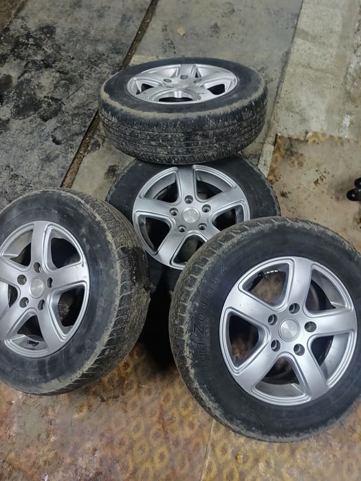 Продам Шины с диском