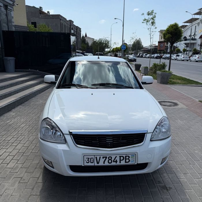 Lada  PRIORA 2013