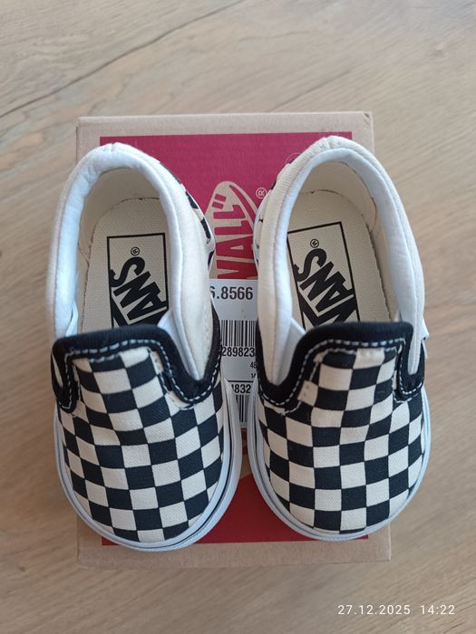 Бебешки кецове Vans, 18 номер