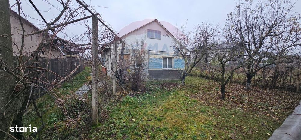 Casă bătrânească + teren 1581 mp în sat Holt, comuna Letea Veche